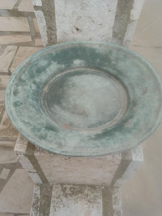 Продавам стар кантар и голяма медна чиния