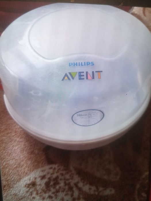 Електрически стерилизатор за шишета Nuvita и Avent