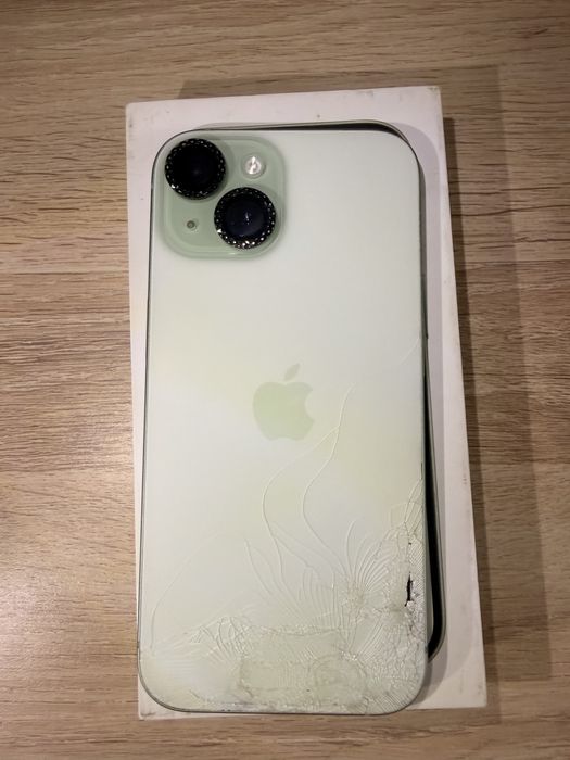 Продам Iphone 15