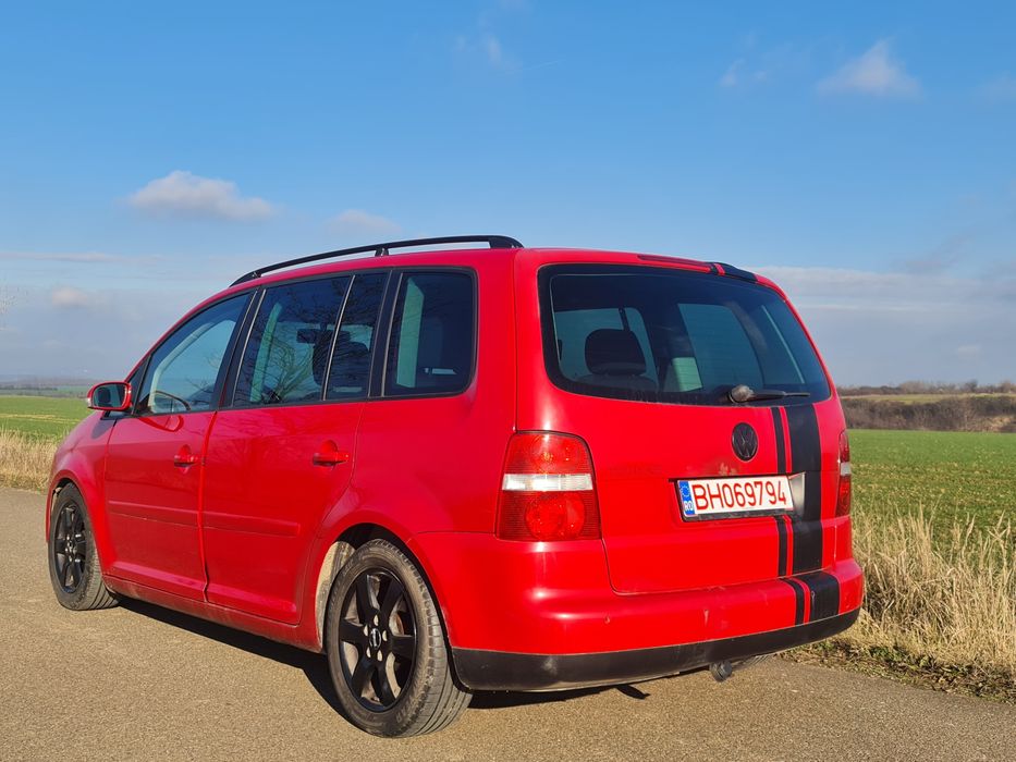Volkswagen Touran  vând sau schimb cu moto! (Citeşte descrierea)