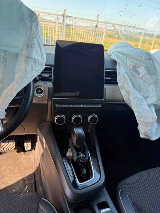Dezmembrez Renault Arkana 2021 gri tekad 1.6 E-Tech Hybrid H4MC632 volan stanga