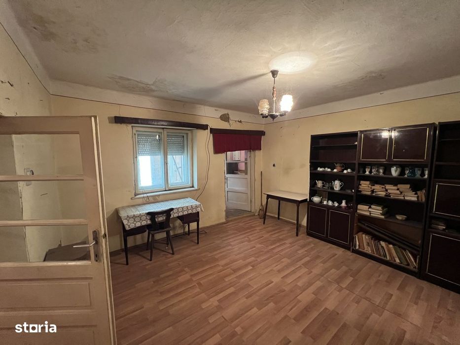 Casa cu 3 camere si teren 3.200 mp | Central Mediesu Aurit