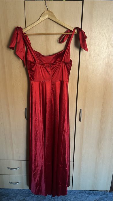 Rochie rosie eleganta