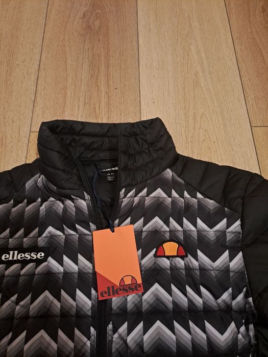 Geaca Ellesse noua
