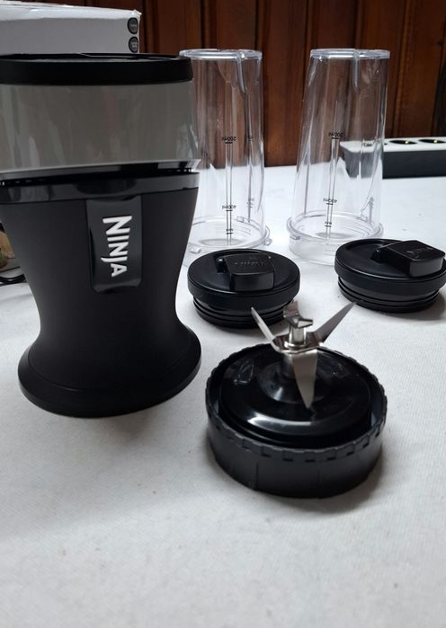 Смути Блендер Ninja QB3001, 700W, 2 контейнера× 470 мл,Tritan 2 капака