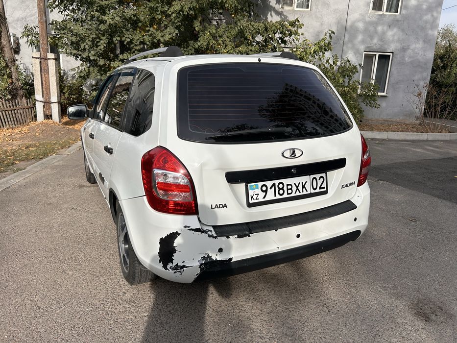 лада калина 2015г)продам