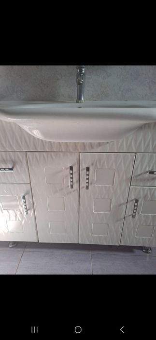 Раковина и зеркало