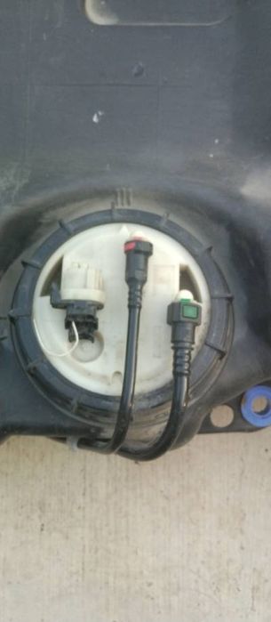 Продавам резервоар за Renault Scenic TDI