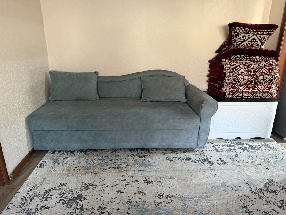 Продаю, диван-кровать ( раздвижной) 80.000!