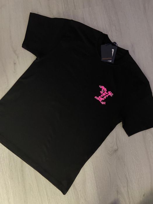 Tricou LV.         .