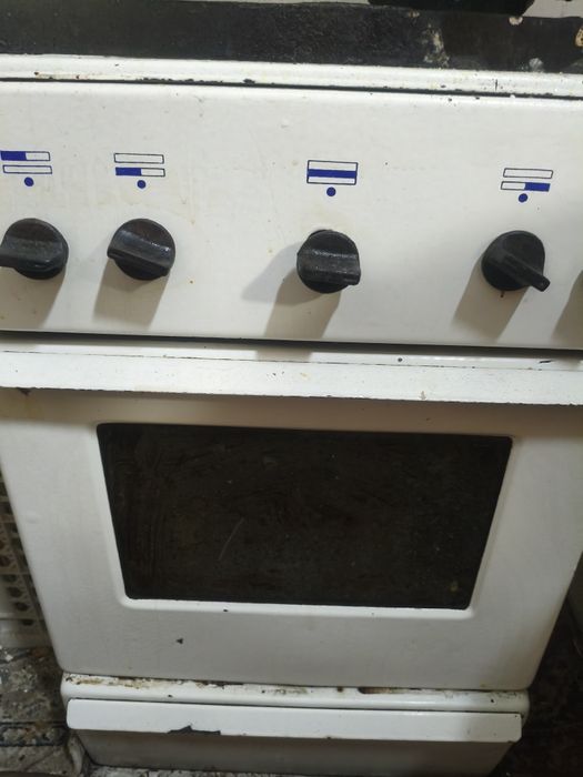 Gaz plita sotiladi arzon narxda 400 000 so'm