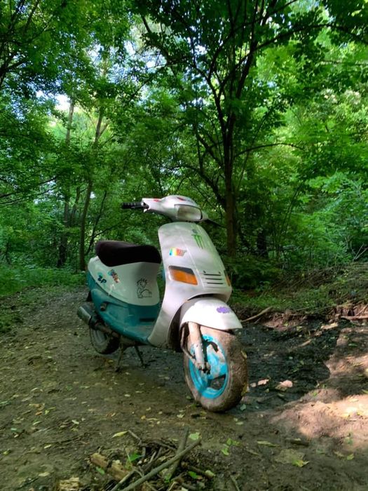 Vând scuter Piaggio Zip 80cc 2t