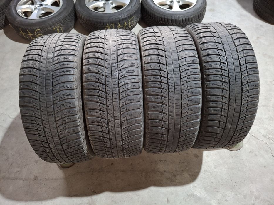 4 Anvelopele de iarnă  Bridgestone 225 50 r17