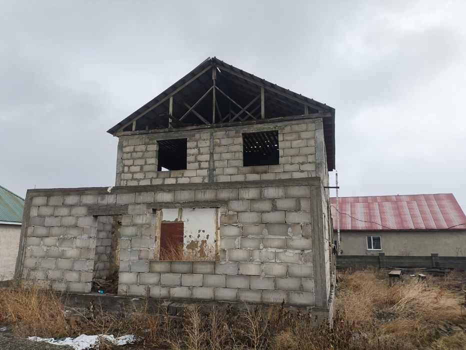 Дом недостроенный