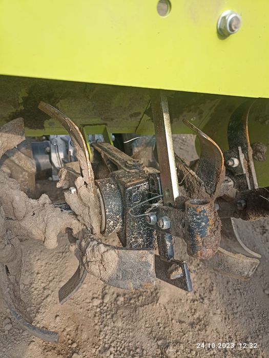 Мотоблок мощность  6 лошадиных сил