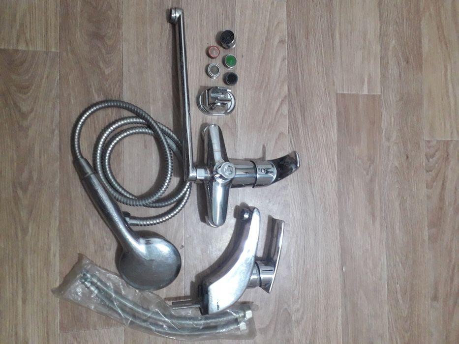 Продам Смесители.