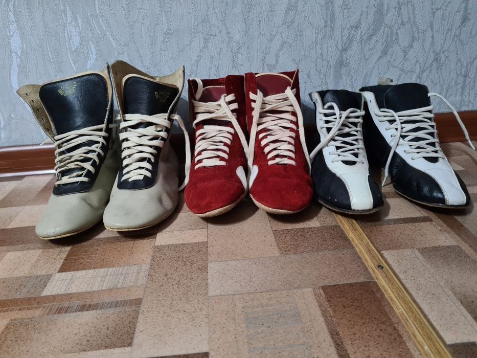 Обувь спортивная