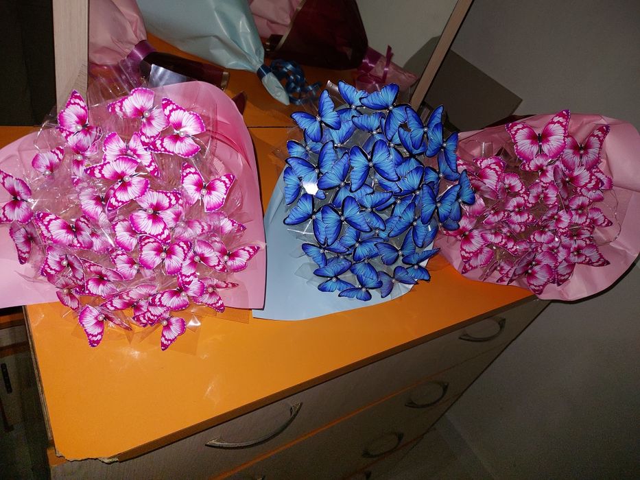 Светящиеся букеты из бабочек