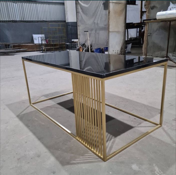 Журналний стол в стиле лофт