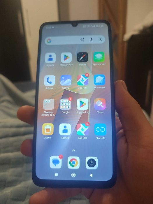 Vând telefon retmi 13 c 256 GB cu 4 RAM blak in stare buna de funcționare primul proprietar dețin și cutie la el