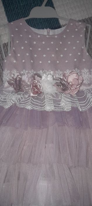 Платье праздничное,нарядное