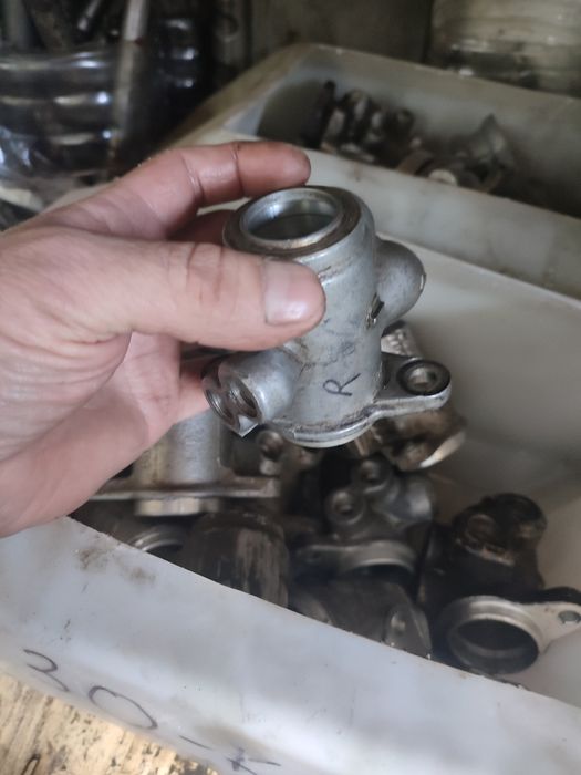 Корпус распределителя давления рейки