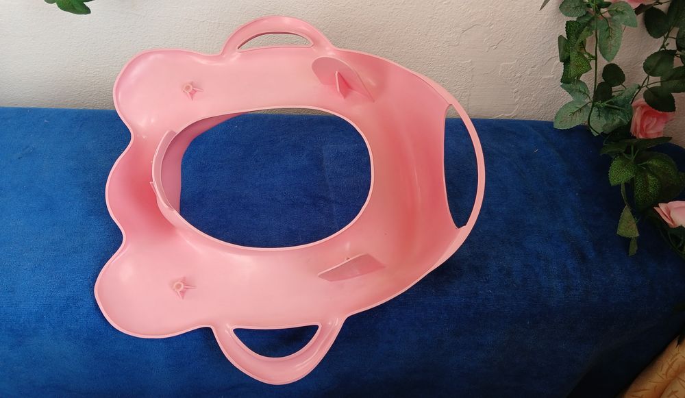 Бебешко анатомично гърне  u   бебешка приставка за тоалетна чиния.