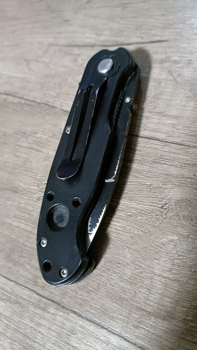 Cutit vanatoare padure