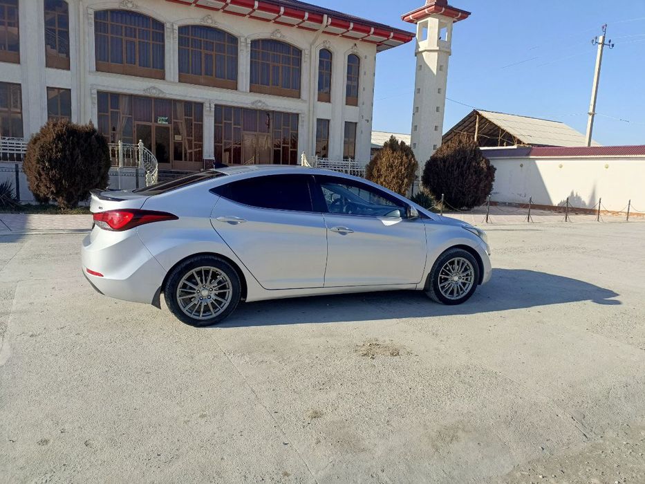 Срочно мошина сотилади