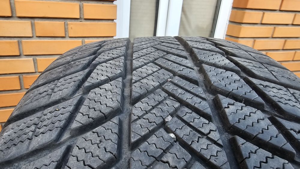 Шины 285/45/R21 BRIDGESTONE BLIZZAK LM001, RFT  4 шт. Липучка