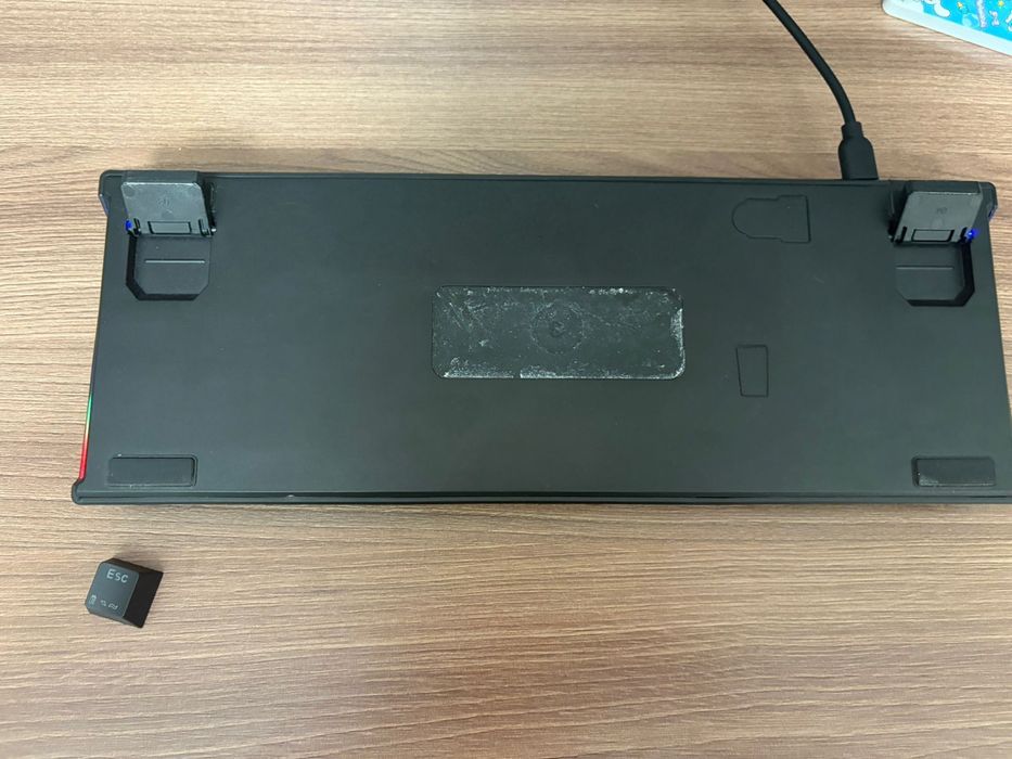 Продам клавиатуру