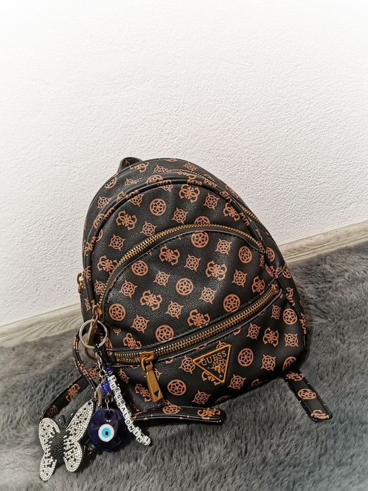 Rucsac guess autentic impecabil cadou un top guess