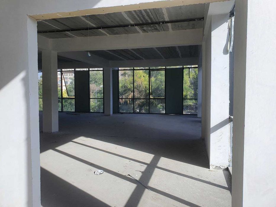 Сдается в аренду 3-й этаж, 600 м²