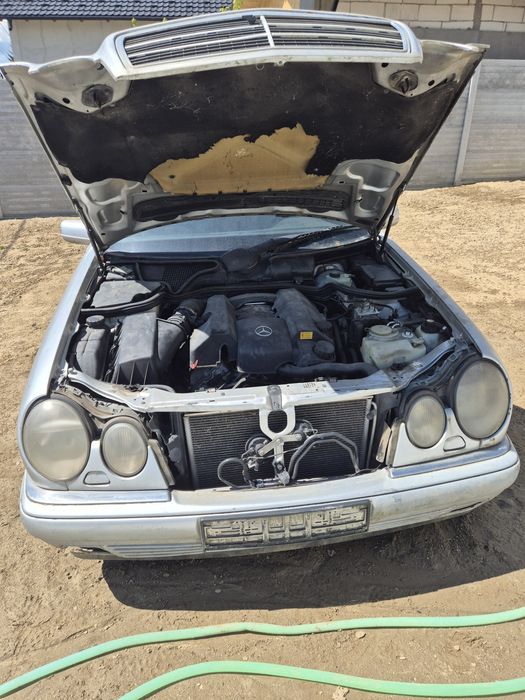 Vând Mercedes E 280 4 Matic