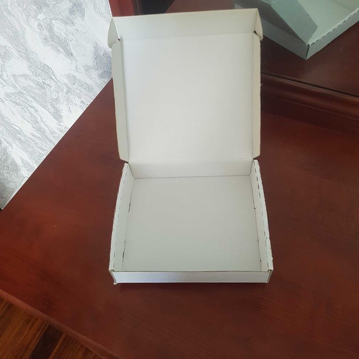 Продам картон каробки 300 сум.