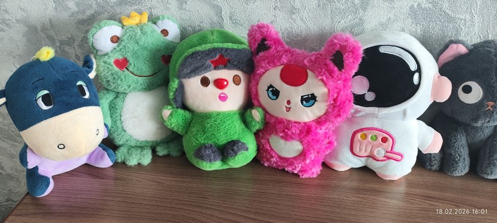 Продам игрушки мягкие.