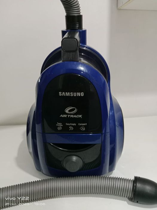 Пылесос Самсунг  почти новый