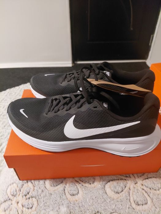 Adidasi Nike marimea 42.5