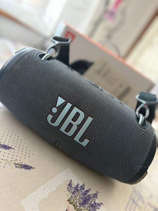 Продавам JBL XTREME 3