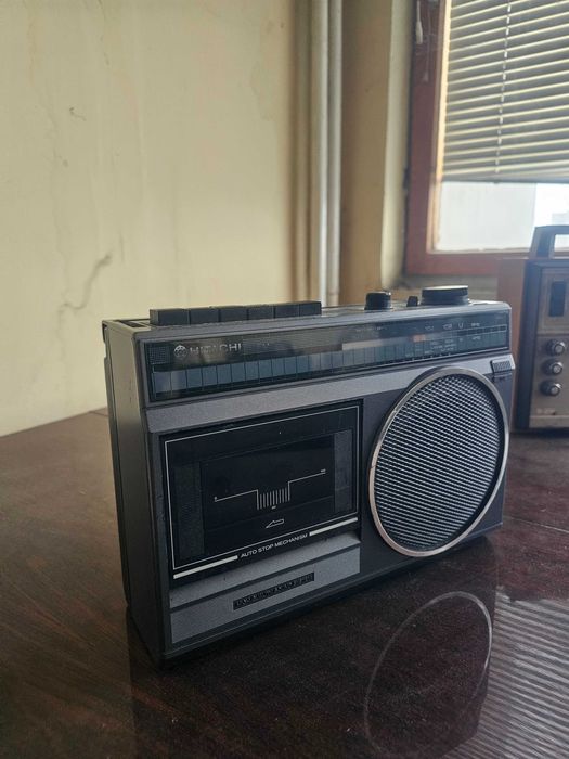 Касетофон Hitachi
