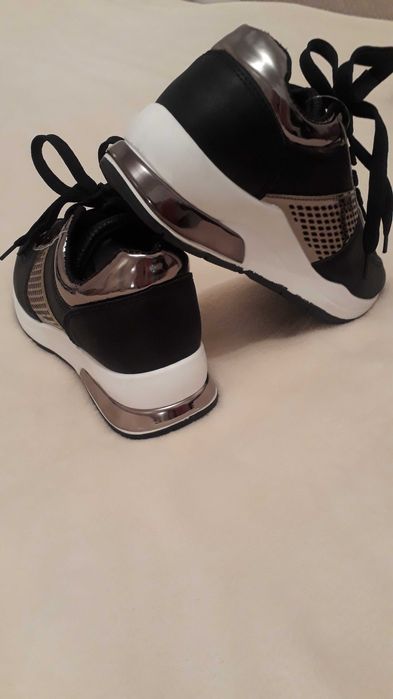 Нови дамски маратонки