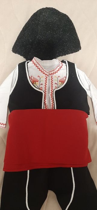 Носия за момче до 1 год.