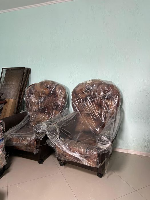 Продам диван и 2 кресла