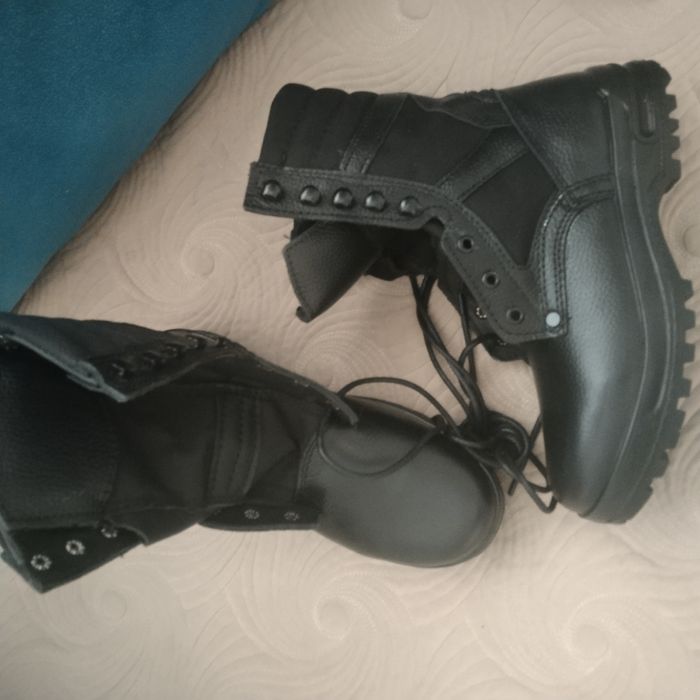 Продам берцы 40-го размера