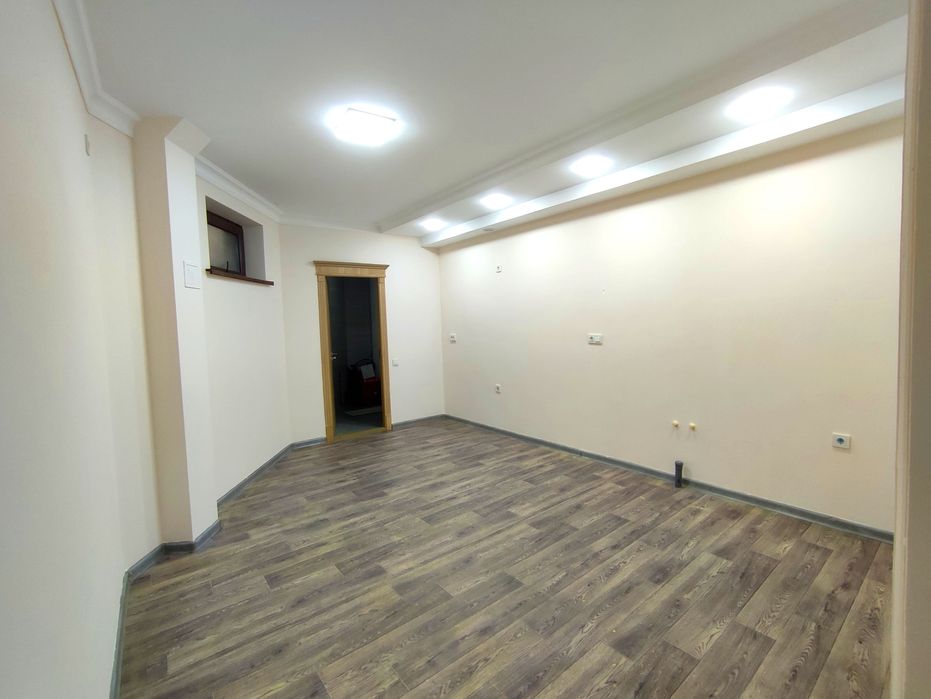 Arzonga Ofis ijaraga beriladi — Lunacharskiy 208 m² (AX)