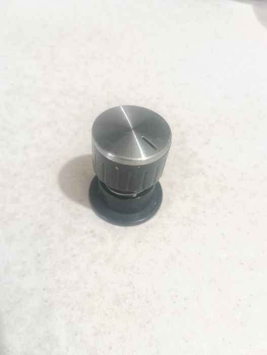 Газ плита. Кнопка.