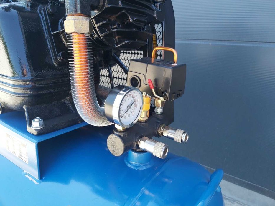 Компресор за въздух 200 литра трифазен, 12бара, 5.5KW, 7,5 hp