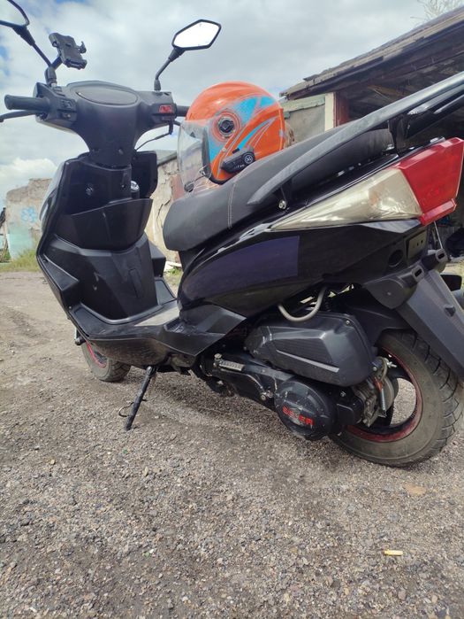 Скутер м8 в отличном состоянии