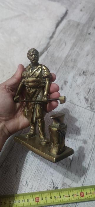 Statuete din bronz masiv "Fierarul"