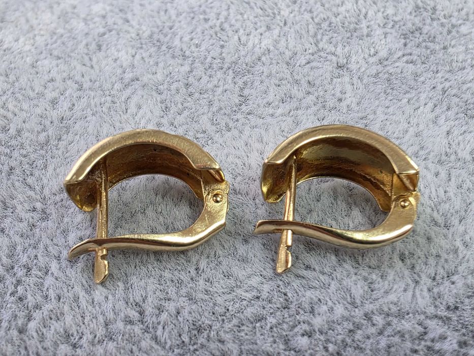 Cercei damă din aur 14K, 1,96 g, design texturat elegant cu linii diagonale, stil modern și rafinat